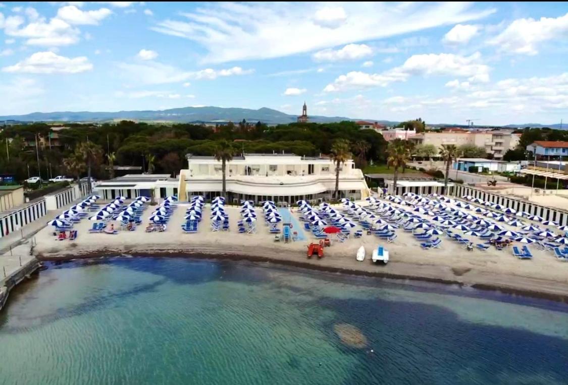 Hotel Bagni Lido Vada Eksteriør bilde